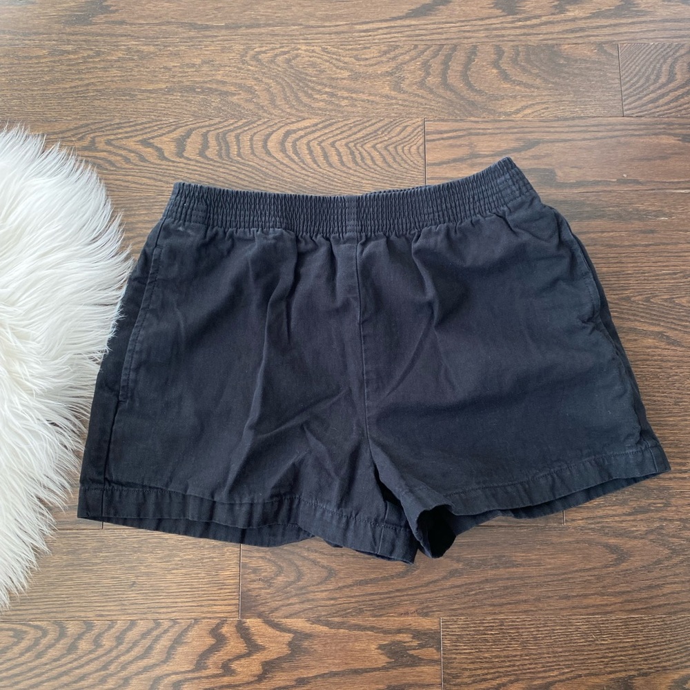 Aritzia - Wilfred High Waist Black shorts